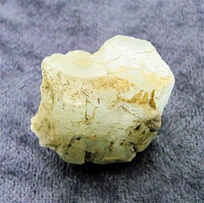 AQUAMARINE ROUGH CRYSTAL SPECIMEN. SP7700