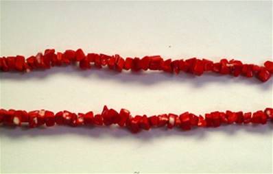 RED CORAL CHIP NECKLACE WITH LOBSTER CLASP. 18". 10g. RDCORCHIP18