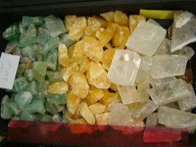 CALCITE TRAY LOT MIXED COLOURS (APROX 4KG FOR £40). TR22