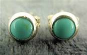 925 SILVER STUD EARRINGS FEATURING TURQUIOSE CABOCHONS. E5T