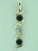 925 SILVER 'SNAKE' STYLE PENDANT. SET WITH ONYX & MOONSTONE. SPR920PEND