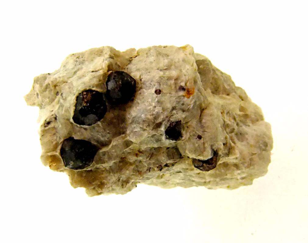 ALMANDINE GARNET RAW CRYSTAL SPECIMEN. SP10431