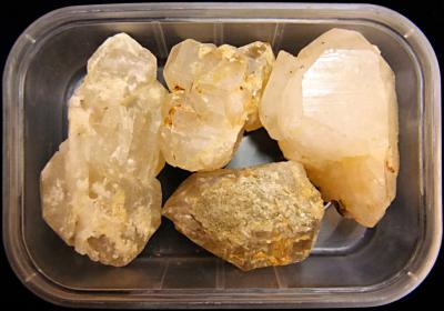 QUARTZ DOUBLE TERMINATED POINTS (4 PIECES) WHOLESALE TRAY LOT.   SP11255WHSHF